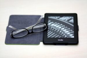kindle, paper white, book-785682.jpg